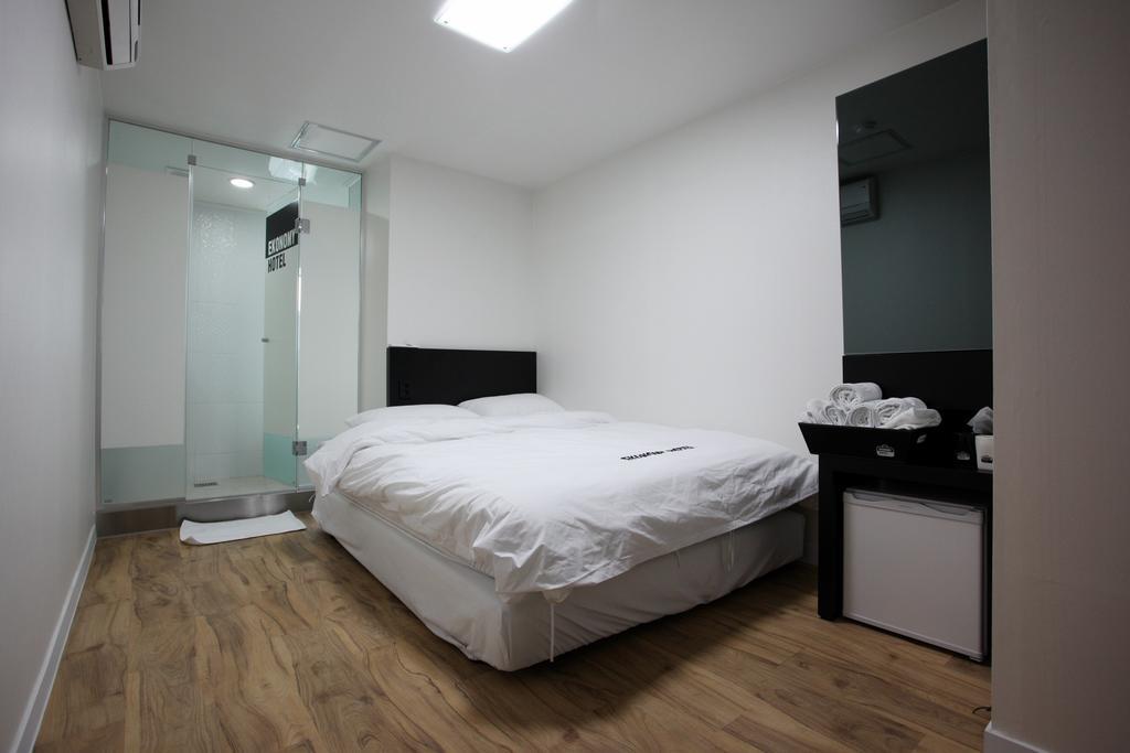 Ekonomy Hotel Dongdaemun Seoel Buitenkant foto
