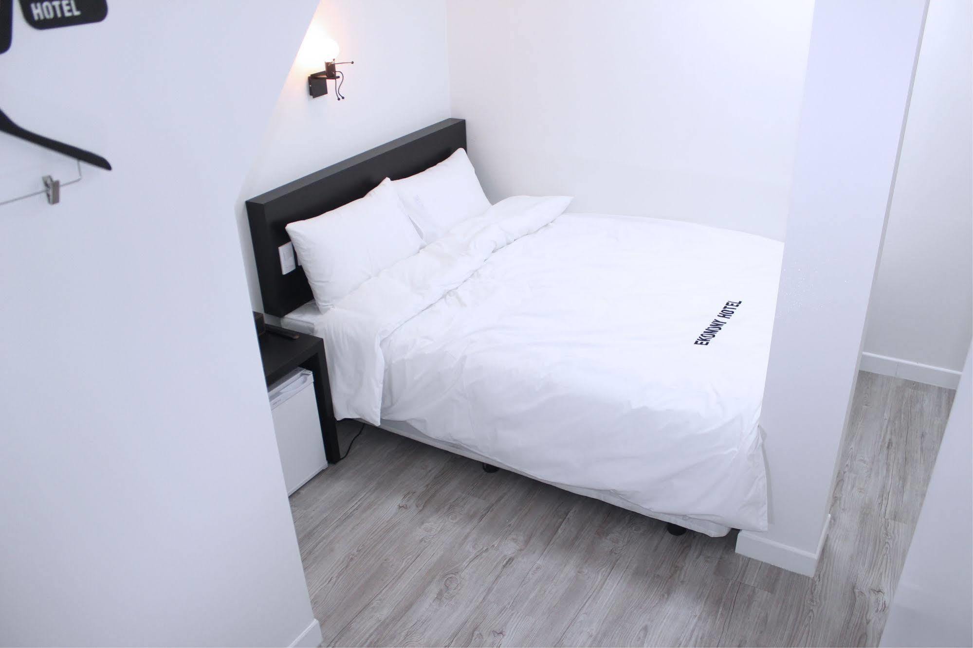 Ekonomy Hotel Dongdaemun Seoel Buitenkant foto