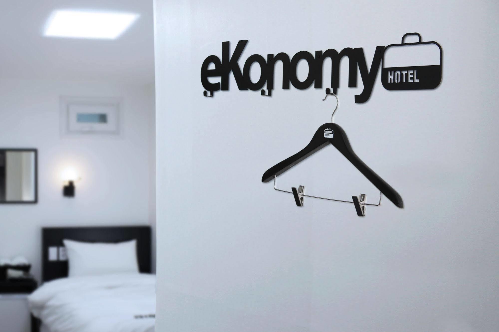 Ekonomy Hotel Dongdaemun Seoel Buitenkant foto