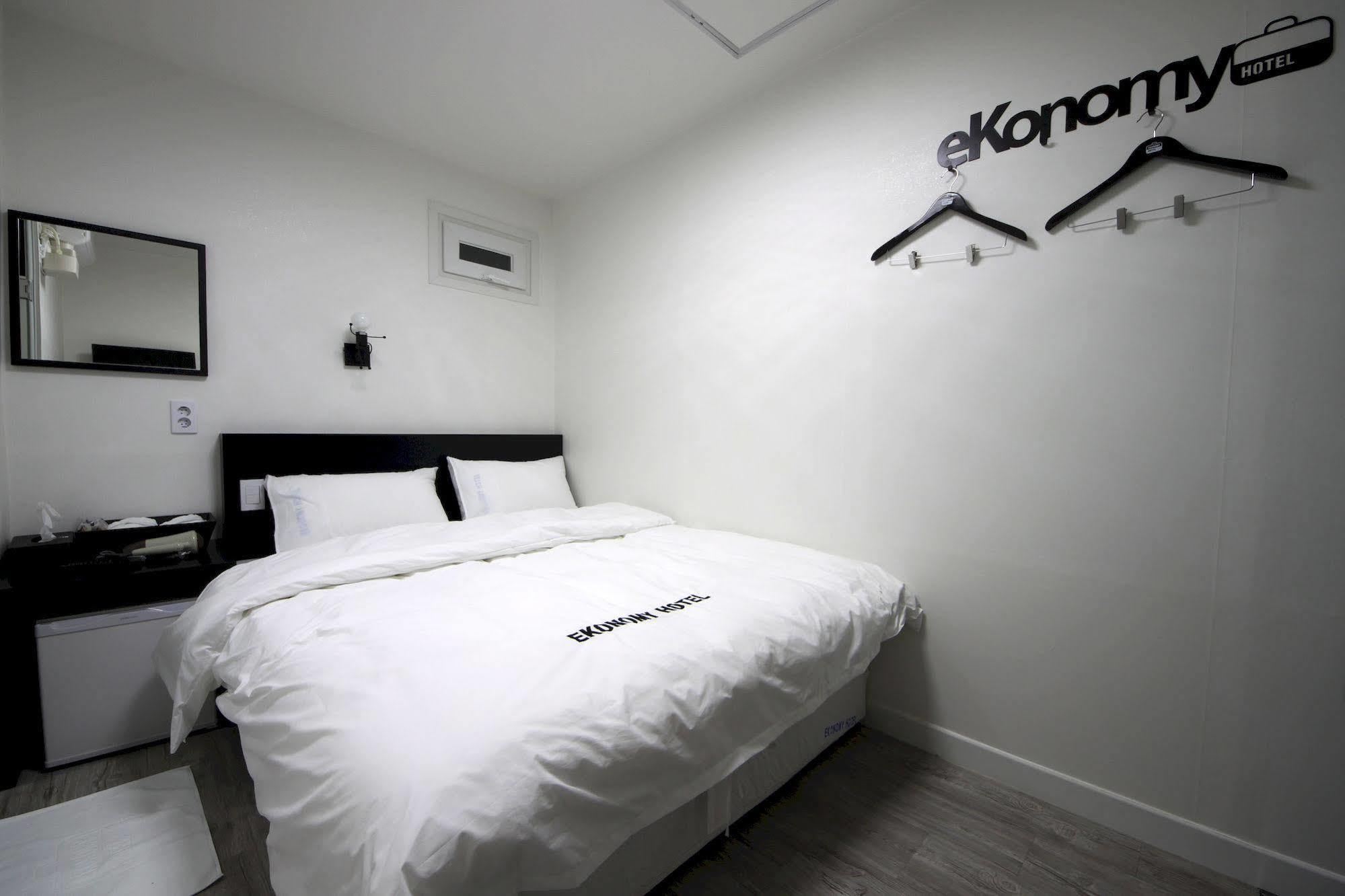 Ekonomy Hotel Dongdaemun Seoel Buitenkant foto